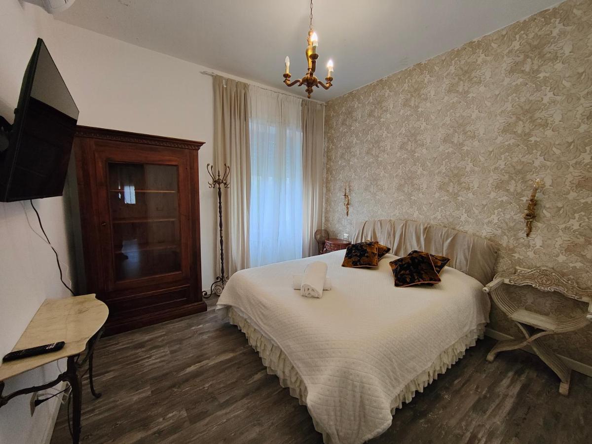 Romeo & Juliet Non-Hotel