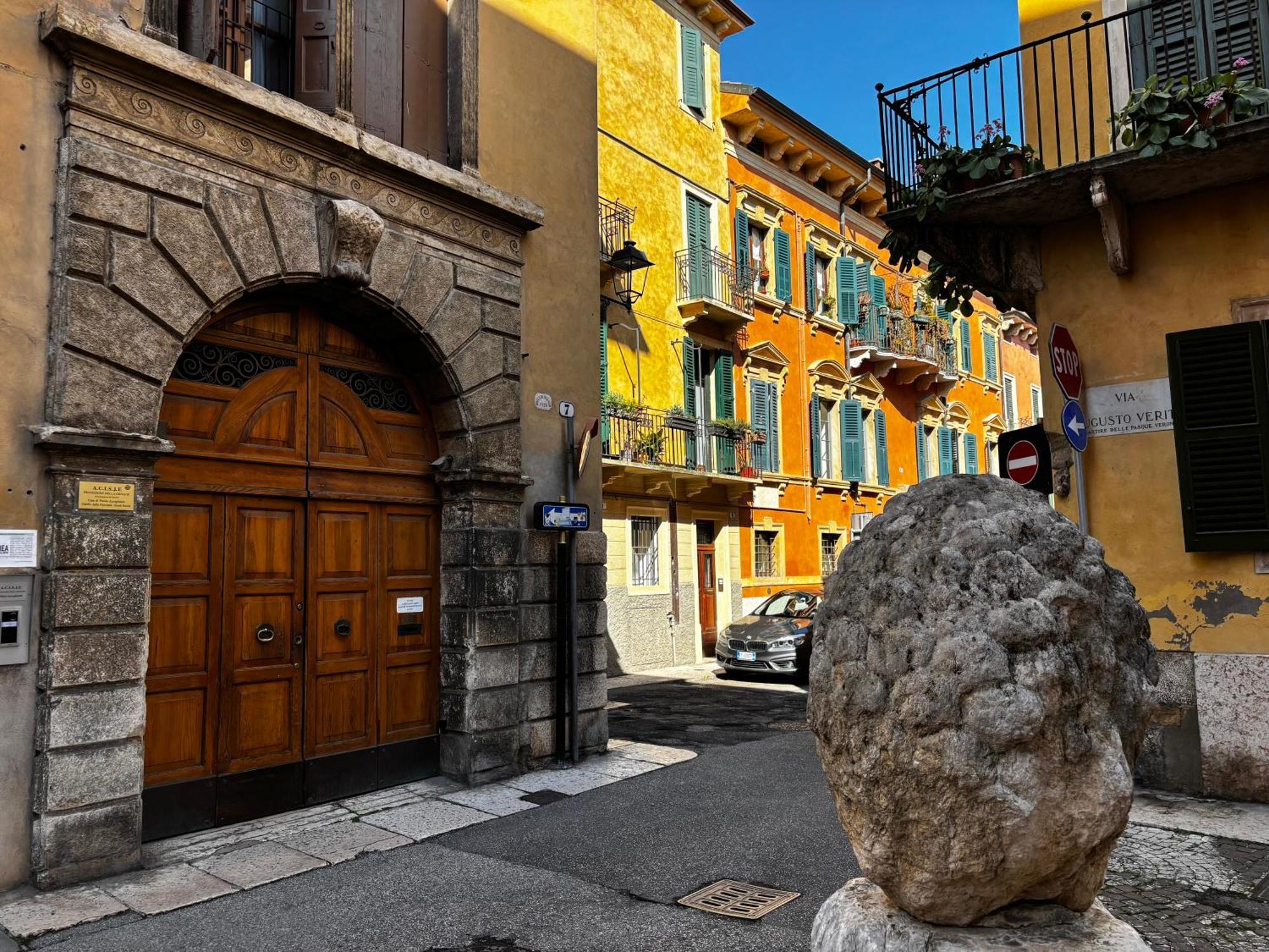 Protezione Della Giovane - Female Hostel - Verona